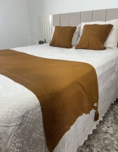Kit Peseira Decorativa para cama Queen Pompom - Ferrugem