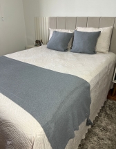 Kit Peseira Decorativa para cama Casal Pompom - Cinza